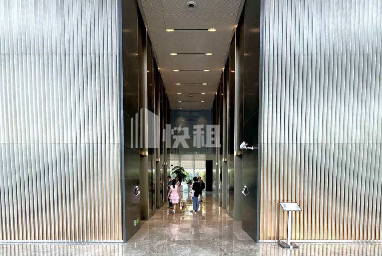 源深金融大厦大堂电梯间