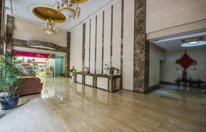 华南大厦电梯间