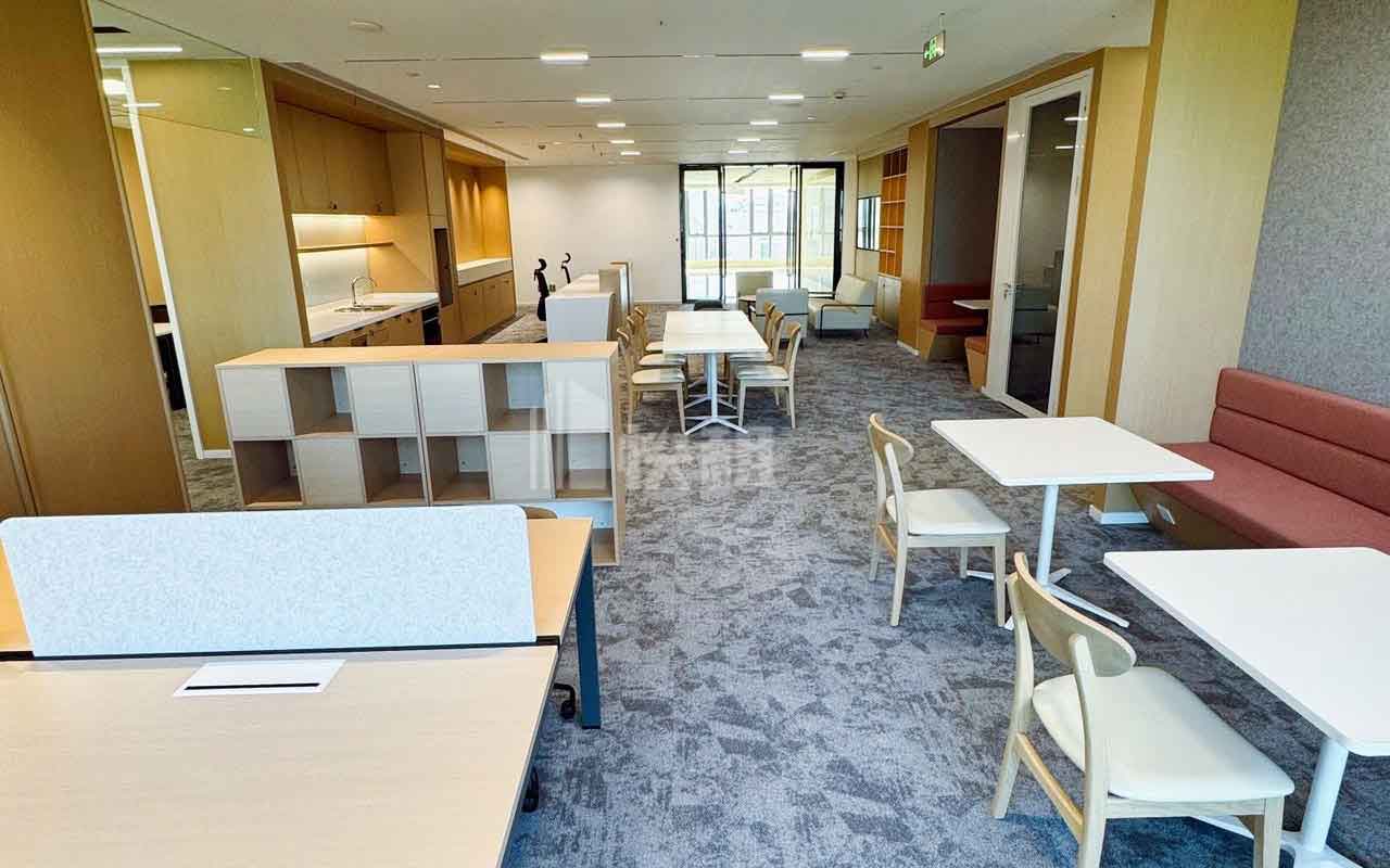 雷格斯(东方万国企业中心)休息区