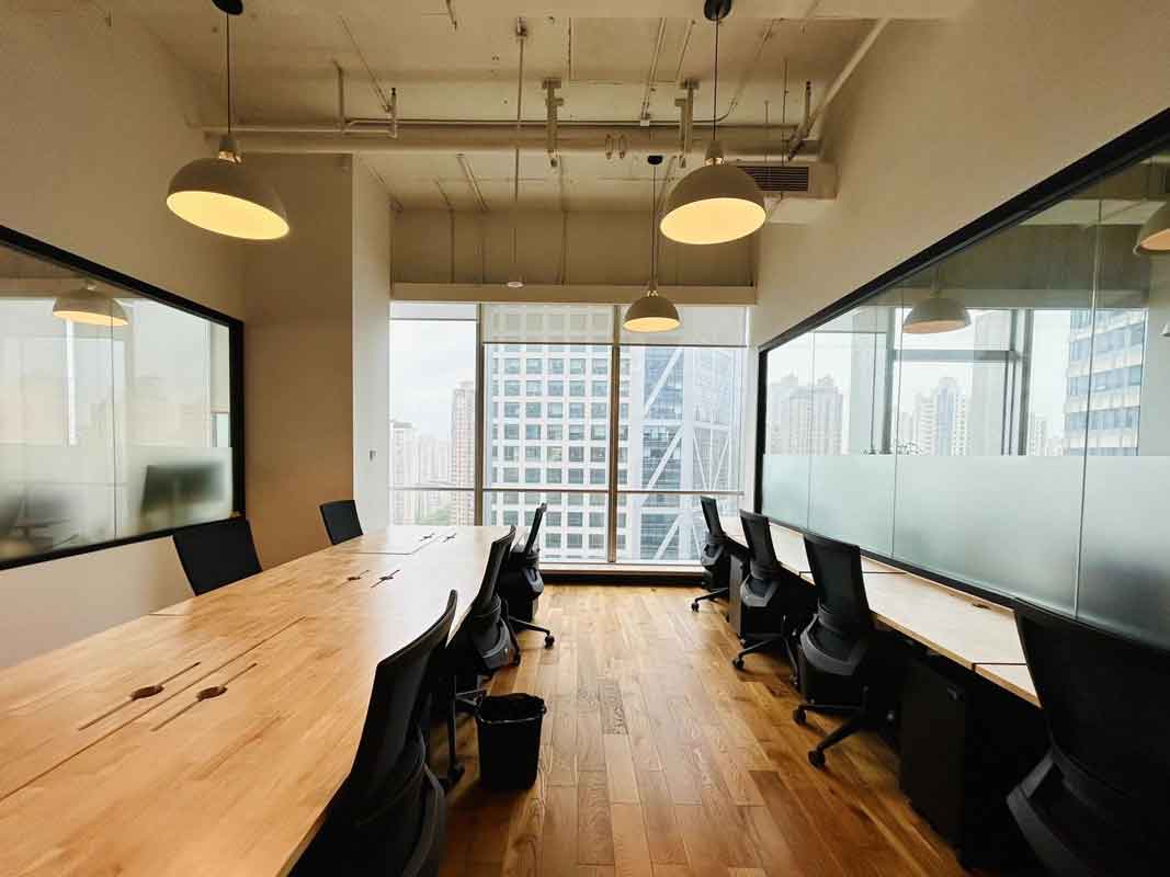 wework(中海国际中心)外侧10人间共享办公室