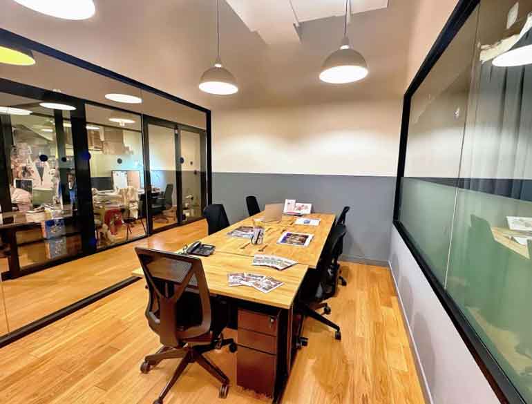 WeWork(远洋商业大厦)内侧5人间