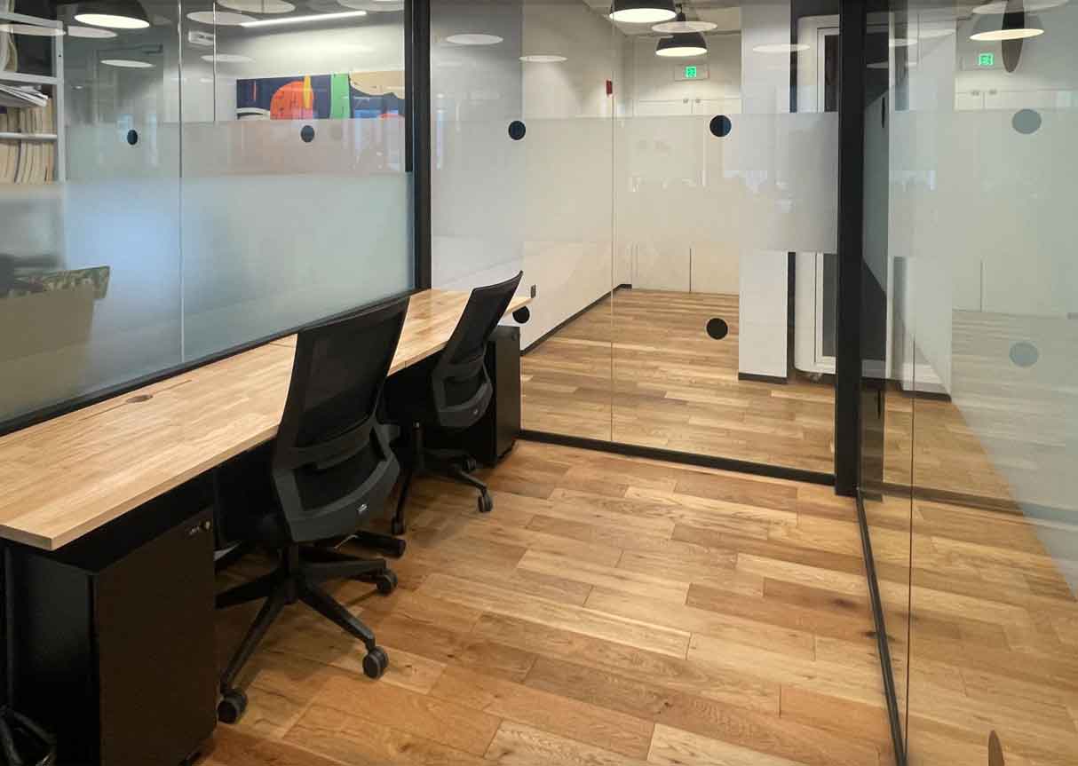 WeWork(尚嘉中心)内侧2人间