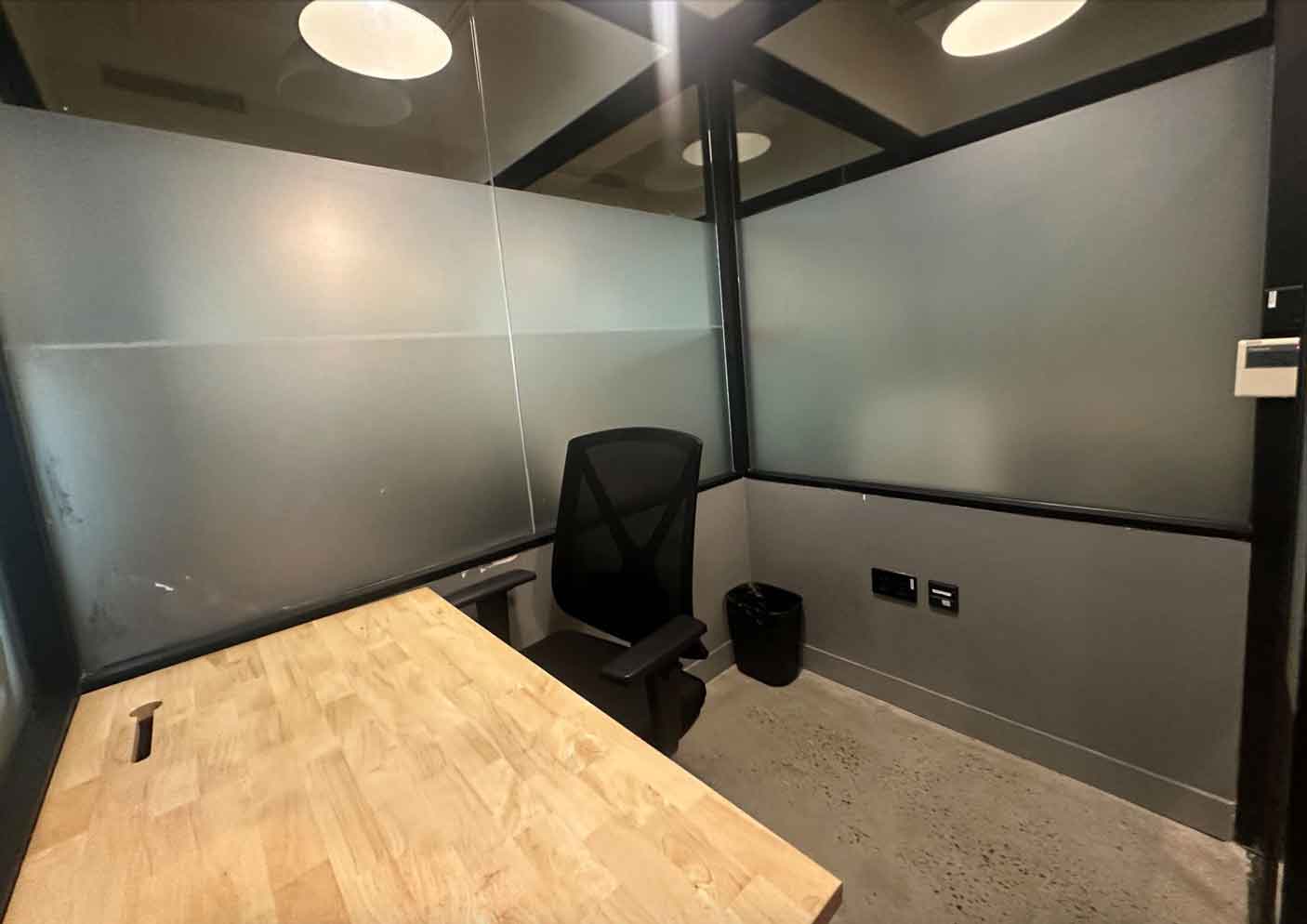 WeWork(威海路696号)内侧1人间