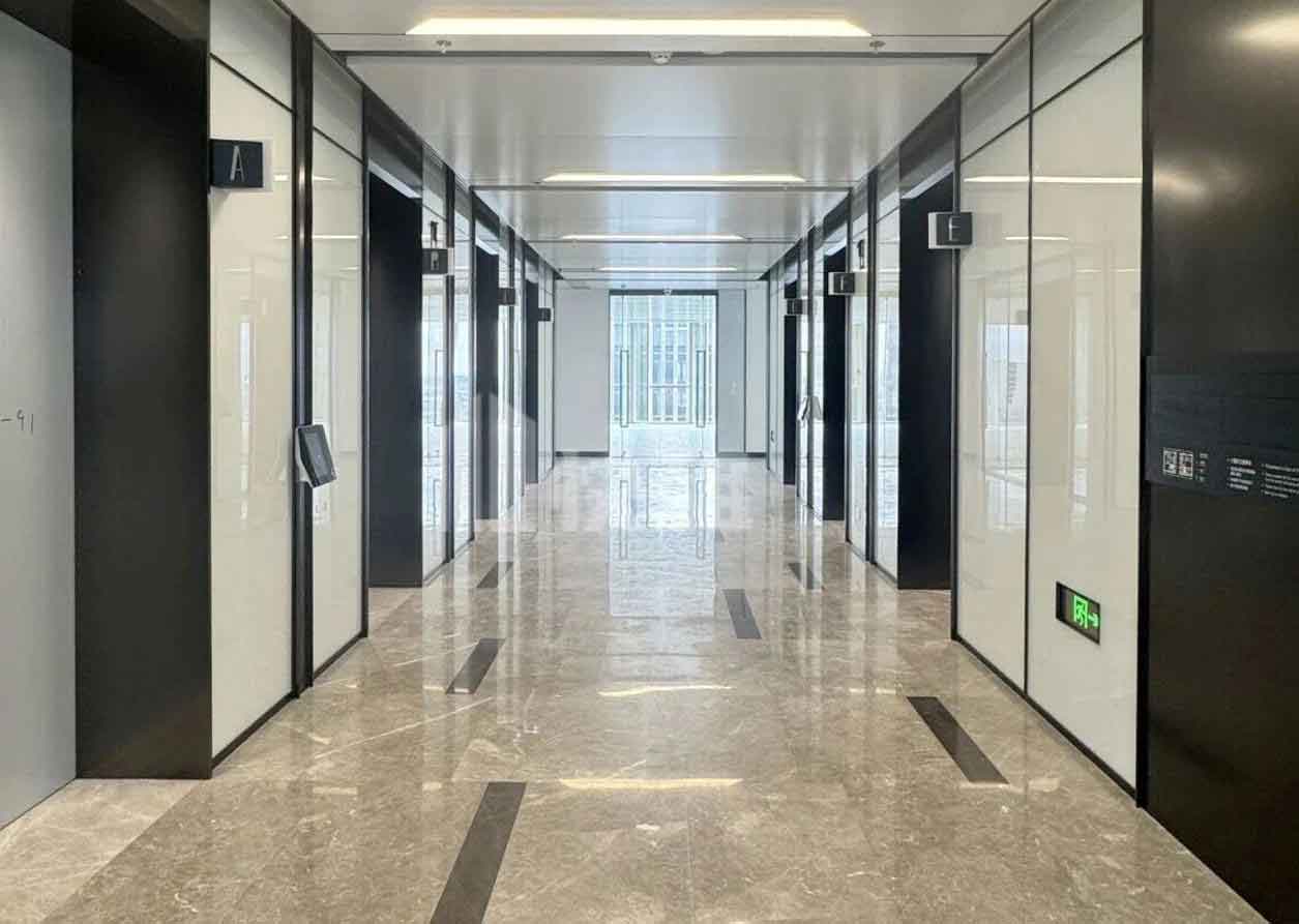 陆家嘴数智天地御中心电梯间