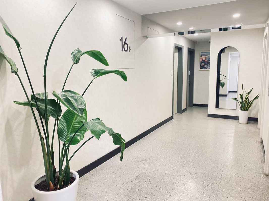 淮海商业大厦电梯间