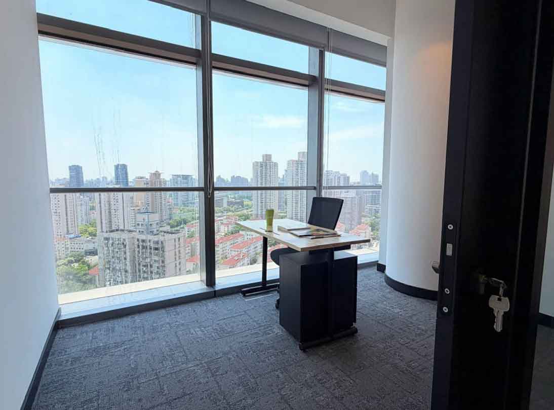 WeWork(东方明珠凯旋中心)10人间老板间