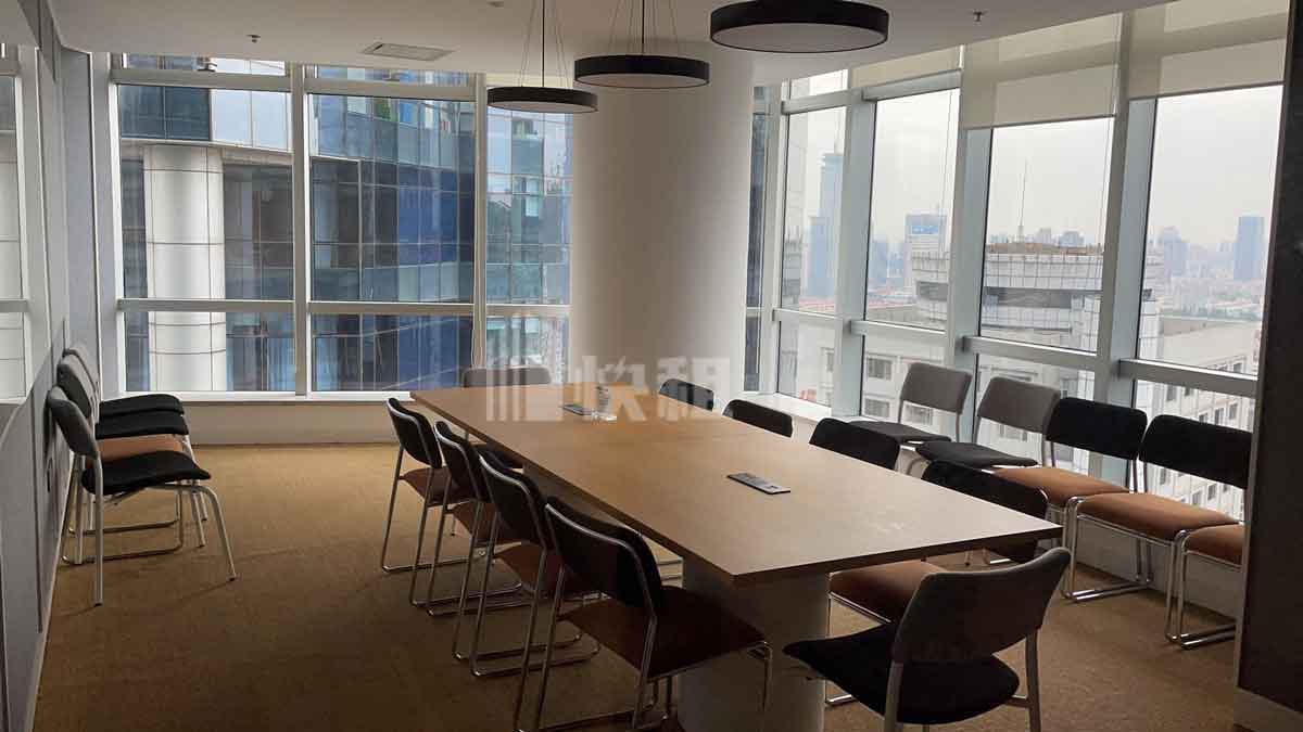 新梅联合广场共享办公室大会议室
