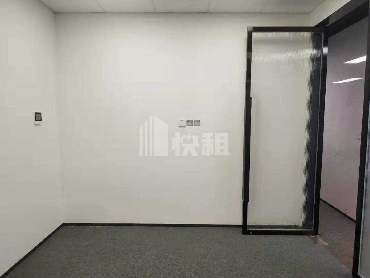 16652420593367_634193cb52365